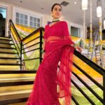Sneha Bhawsar Instagram – The colour of ❤️

#bts #karishma #snehabhawsar #ghumhaikisikeypyaarmeiin #ghkpm #treditionalwear #gudhipadwa #saree #red #redsaree