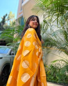Sneha Bhawsar Instagram - Happiness✨✨✨

#friends #family #goodtimes #goodmemories #ghumhaikisikeypyaarmeiin #snehabhawsar