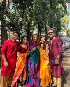 Sneha Bhawsar Instagram - Crazy friends are all you need.❤️

#friends #family #goodtimes #goodmemories #ghumhaikisikeypyaarmeiin #snehabhawsar