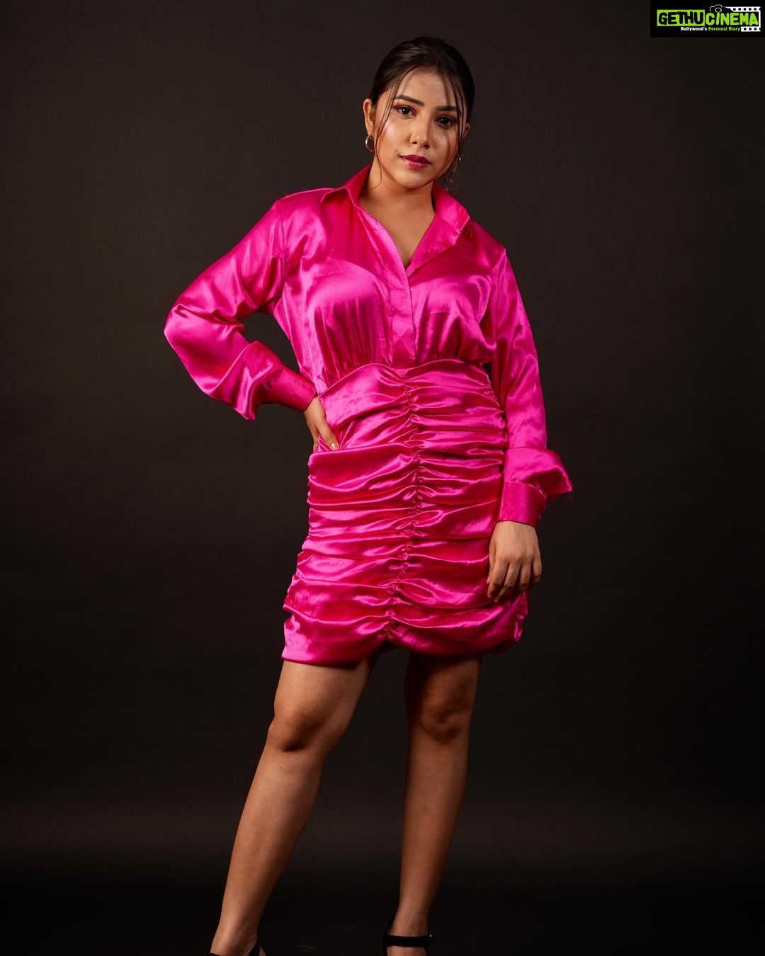 Sneha Bhawsar Instagram - 💗💗💗 Styled by - @poojadargad_25_ Wearing - @labelbyleena Click by - @klik_n_captured Location - @v3studi0s Mua - @smriti_bhowmick256 #snehabhawsar #style #fashion #loveforpink #pinkoutfit #westernwear #photography #photoshoot #classy #fashion #style #fashionista #loveyourself #starplus #actress #karishma #ghumhaikisikeypyaarmeiin