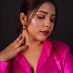 Sneha Bhawsar Instagram – Pretty pink đź’—
Styled by – @poojadargad_25_
Wearing – @labelbyleena
Click by – @klik_n_captured
Location – @v3studi0s
Mua – @smriti_bhowmick256
#snehabhawsar #style #fashion #loveforpink #pinkoutfit #westernwear
#photography #photoshoot #classy #fashion #style #fashionista #loveyourself #starplus
#actress #karishma #ghumhaikisikeypyaarmeiin