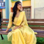 Sneha Bhawsar Instagram – Look at you, looking at me 💛
#snehabhawsar #karishma #ghumhaikisikeypyaarmeiin
#photography #photoshoot #classy #fashion #style #fashionista #loveyourself #starplus
#staysafe #quote #instaquote #actress