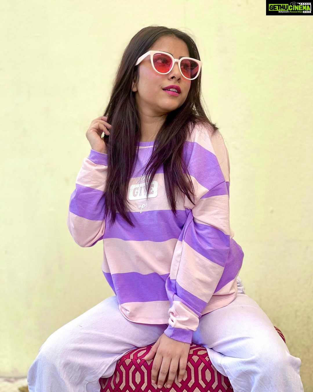 Sneha Bhawsar Instagram - Winter shaddy ❄️ 🕶️ @eyewearlabs #snehabhawsar #karishma #ghumhaikisikeypyaarmeiin #photography #photoshoot #classy #fashion #style #fashionista #loveyourself #starplus #staysafe #quote #instaquote #actress