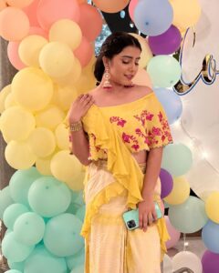 Sneha Bhawsar Instagram - Eyes tell what words can't...

#snehabhawsar #karishma #ghumhaikisikeypyaarmeiin 
#photoshoot #classy #fashion #style #fashionista #starplus #treditionallook #treditionalwear 
#actress