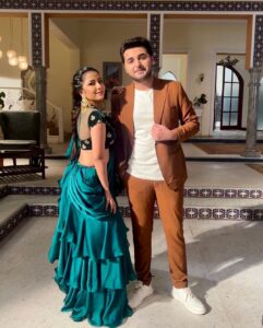 Sneha Bhawsar Instagram - Mohrishma dose ✨

#ghumhaikisikeypyaarmeiin #bts #mohrishma #karishma #mohit #starplus #ghkkpm #ghkpm #couple #couplegoals #goodvibes