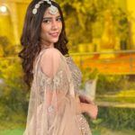 Sneha Bhawsar Instagram - Shine is my favorite color✨. outfit - @urbandulhaniya #weddingoutfits #lehenga #traditionalwear #weddingdress #snehabhawsar #ghumhaikisikeypyaarmeiin #ghkpm #karishma #shadiseason #wedding #weddingseason #bridesmaids