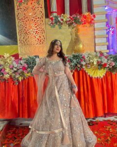 Sneha Bhawsar Instagram - Flaunting my Indian-ness…✨
Happiness is… wearing a lehenga.✨
outfit - @urbandulhaniya 

#weddingoutfits #lehenga #traditionalwear #weddingdress #snehabhawsar #ghumhaikisikeypyaarmeiin #ghkpm #karishma #shadiseason #wedding #weddingseason #bridesmaids
