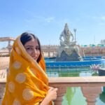 Sneha Bhawsar Instagram - Namo namo ji Shankara 🙏 JAY SHREE MAHAKAL . . . #namonamo #ujjain #ujjainmahakaal #trending #trendingreels #reels #trevel #trevelvlog #minivlog