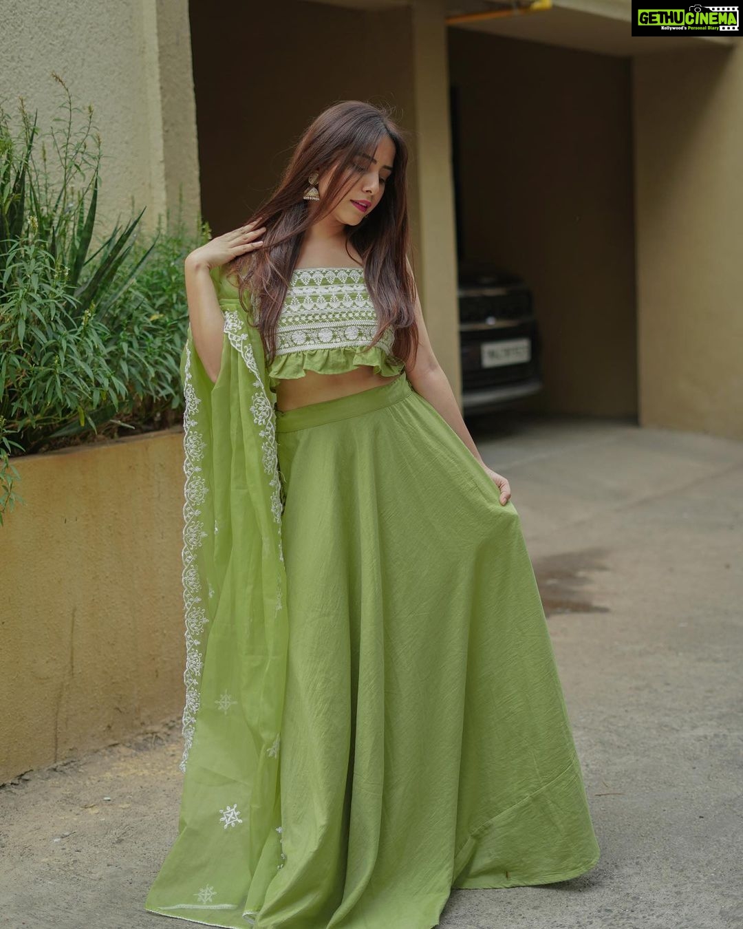 Sneha Bhawsar Instagram - Eid Mubarak everyone ❤️ outfit by Anouk Styled by : @estilobykarishma @hemali_suratwala #eidmubarak #eidoutfit #indowestern #indowesterndress #karishma #snehabhawsar #ghumhaikisikeypyaarmeiin #ghkpm #treditionalwear Mumbai, Maharashtra