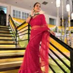Sneha Bhawsar Instagram – The colour of ❤️

#bts #karishma #snehabhawsar #ghumhaikisikeypyaarmeiin #ghkpm #treditionalwear #gudhipadwa #saree #red #redsaree
