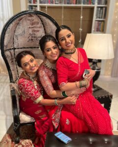 Sneha Bhawsar Instagram - ❤️❤️❤️

#bts #friends #family #goodtimes #goodmemories #ghumhaikisikeypyaarmeiin #snehabhawsar