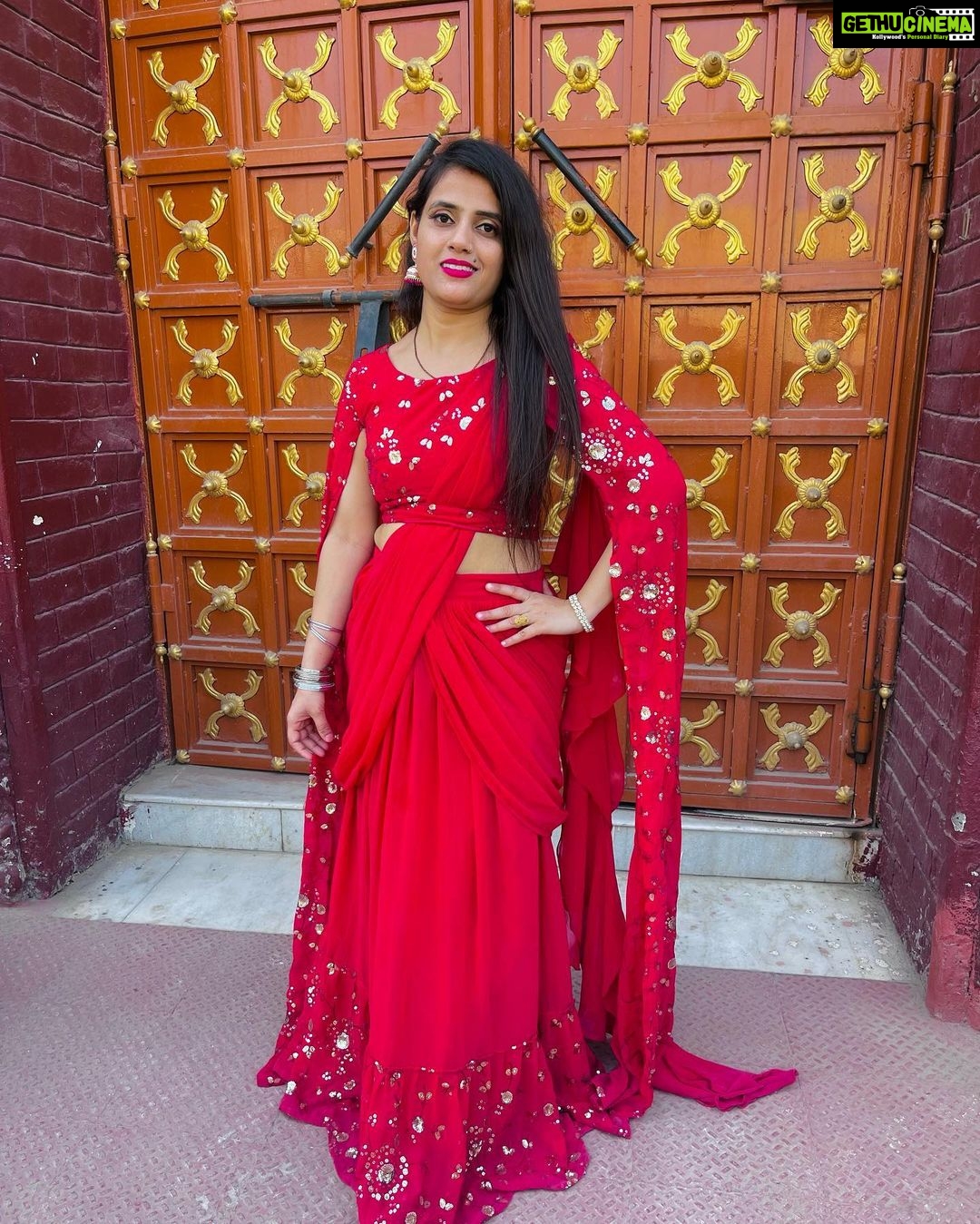 Sneha Bhawsar Instagram - Side by side, or miles apart, my sister is always close to the heart❤️ @madhuri_bhawsar Styled by - @purvabansal5 Both the Outfits by - @rkkurtis Earrings by- @gehnacollections #weddingoutfits #traditionalwear #indowesternoutfit #weddingdress #snehabhawsar #ghumhaikisikeypyaarmeiin #ghkpm #karishma #weddingseason #bridesmaids