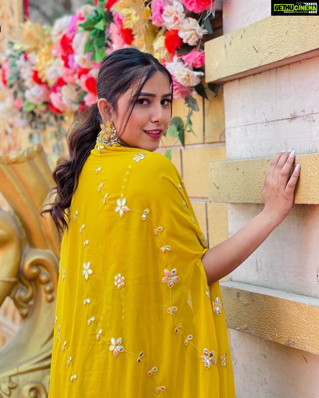 Sneha Bhawsar Instagram - Side by side, or miles apart, my sister is always close to the heart❤️ @madhuri_bhawsar Styled by - @purvabansal5 Both the Outfits by - @rkkurtis Earrings by- @gehnacollections #weddingoutfits #traditionalwear #indowesternoutfit #weddingdress #snehabhawsar #ghumhaikisikeypyaarmeiin #ghkpm #karishma #weddingseason #bridesmaids