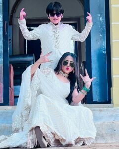 Sneha Bhawsar Instagram - Hello handsome, you’re just so cute.🥰 what did you do?
One with this lill cute boy @tanmayrishi 

#holi #ghkpm #ghumhaikisikeypyaarmeiin #starplus #snehabhawsar