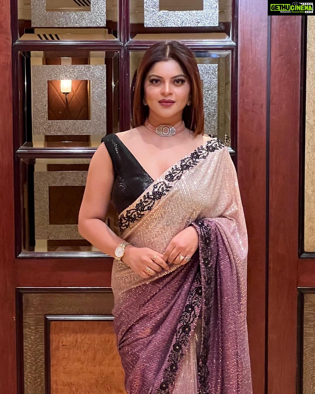 Sneha Wagh Instagram - Last Night, I was In Love with My Saree, more than Myself β¨πβ¨ . . . #gratitude #awardsnight #eventnight #instagood #instadaily #instamood #instagood #blessed #fyp #SarangeSneha #ssnehawagh #snehawagh