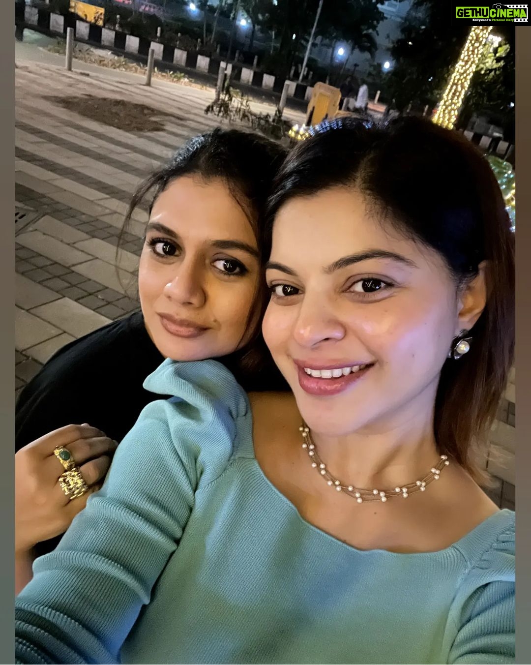 Sneha Wagh Instagram - Cause it's the beginning of the most beautiful time of the year 🫶🏻 . . #weekendvibes #sundayvibes #instagood #instamood #instadaily #sarange #sarangesneha #snehawagh #ssnehawagh