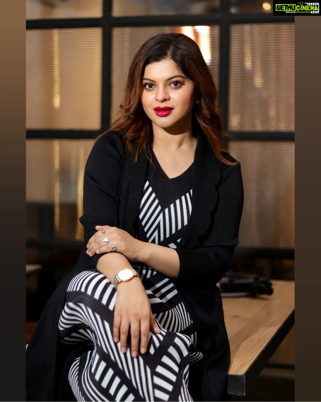 Sneha Wagh Instagram - Doll up girl, your tears are valuable!! . . 👗: @fashionstruc 📍: @trunksandleaves . . #photooftheday #lookbook #stylefile #stylish #classy #goodtimes #goodvibes #instagood #instamood #instadaily #sarange #sarangesneha #snehawagh #ssnehawagh