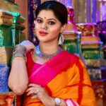Sneha Wagh Instagram - Diwali leke aayi hai khushiyo ka pitara!! HAPPY DIWALI… Eat lots of sweets, have fun!! Don’t burn Patakas, Be One!! 💝 . . Blouse & Saree by : @labelposhaaq09 Neck piece : @styled_by_shweta #happydiwali #diwalivibes #diwali #festival #festivevibe #festivetime #goodvibes #SarangeSneha #ssnehawagh #snehawagh