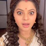 Sneha Wagh Instagram - Main toh samajhti hoon, aapka pata nahi 😂 . . . #reelsinstagram #reels #reelitfeelit #feelitreelit #reelkarofeelkaro #feelkaroreelkaro #funny #funnyvideos #dialogue #sarangesneha #ssnehawagh #snehawagh #aapkigharwali