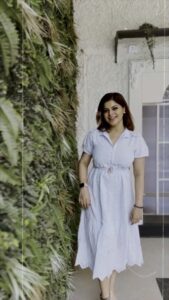 Sneha Wagh Instagram - Tum sanam Hamare, Hum Tumhare Huye 💝🫰🏻💝 . . 👗: @fashionstruc 📍: @bageecha_bytouchofclass . . #love #romanticsong #bollywoodsongs #bollywoodclassics #reels #reelsinstagram #reelkarofeelkaro #reelitfeelit #sarange #snehawagh #sarangesneha #ssnehawagh