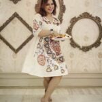 Sneha Wagh Instagram - Who said only colors bring happiness during Holi? This year, I chose to celebrate Holi differently by staying close to Nature and adding fragrance to lives! Wishing all of you a Very Happy & Safe Holi ❤️🫰🏻 . . 👚: @fashionstruc 📍: @bageecha_bytouchofclass . . #MyHoli2023 #Holi2023 #HappyHoli #HoliReel #festivevibes #festiveseason #feelkaroreelkaro #feelitreelit #reels #reelsinstagram #SarangeSneha #ssnehawagh #snehawagh