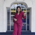 Sneha Wagh Instagram - Swinging my way through the weekend... 🫶🏻✨ . . 👚: @fashionstruc 📍: @vloungedeck . . #feelkaroreelkaro #feeitreelit #reels #reelsinstagram #pardesiya #retro #saturdayvibes #dance #dancereels #dancevideo #nuksh #SarangeSneha #ssnehawagh #snehawagh