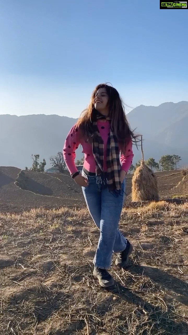 Sneha Wagh Instagram - #ThrowbackThursday to Long Hair & Chill Moves Rushing into posting a #Throwback reel! ππ»π«°π» . . . #dontrush #dance #moves #reelkarofeelkaro #reelitfeelit #reels #reelsinstagram #sarange #sarangesneha #snehawagh #ssnehawagh