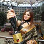 Sneha Wagh Instagram - Starting this year with another banger !!!!!! Thanks for appreciating me as Amba, cannot ask for anything better than this love 💝 Special thanks to Team Panache for recognising our hard work 🙏🏻 . . . #gratitude #naumrakiseemaho #nuksh #instagood #instadaily #blessed #fyp #SarangeSneha #ssnehawagh #snehawagh
