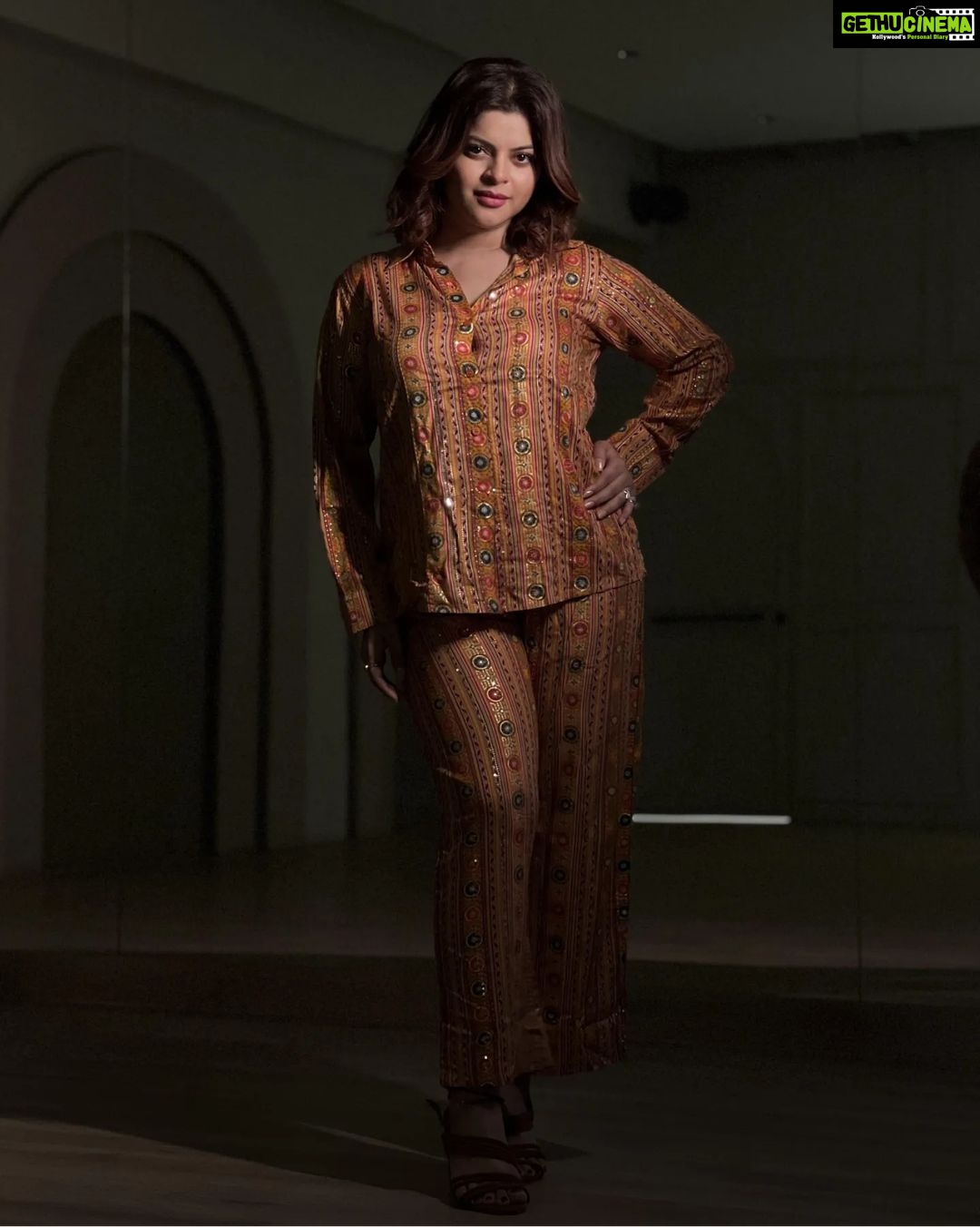 Sneha Wagh Instagram - Appreciating Life ✨ . . 👚: @fashionstruc 📍: @byou.in . . #ootd #fashiongram #fashionista #instagood #instamood #instadaily #sarange #sarangesneha #snehawagh #ssnehawagh