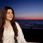 Sneha Wagh Instagram - dreamy…… 💝 . . . . . . #smile #love #peace #sunset #beach #beachvibes #sea #sunday #sundayfunday #sundayvibes #sarange #sarangesneha #snehawagh #ssnehawagh