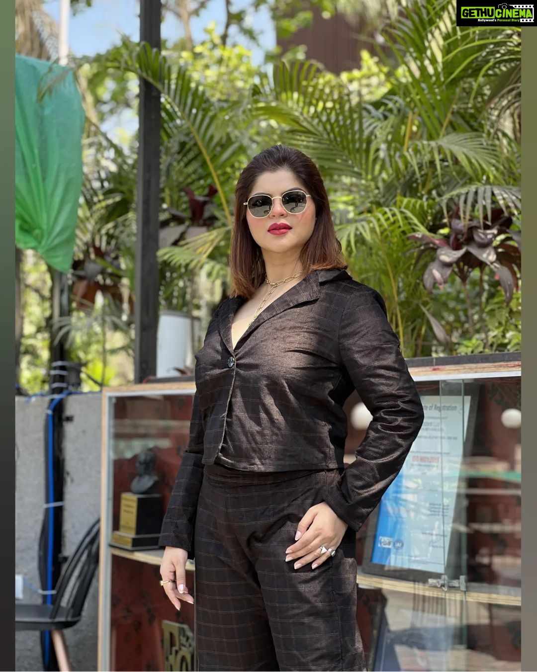 Sneha Wagh Instagram - Miley wasn't wrong when she said... I can love me better than you can... Coz it is what it is! π . . π: @fashionstruc π: @vloungedeck . . #strong #powerful #bosslady #fyp #fashiongram #sarange #sarangesneha #snehawagh #ssnehawagh
