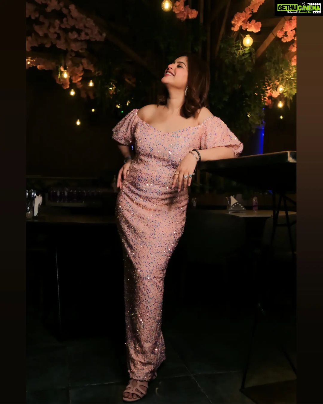 Sneha Wagh Instagram - A diamond shines finely only after it's cut, sliced and put through a lot of pressure! . . π: @fiscorestobar π: @fashionstruc . . #lookoftheday #photooftheday #ootd #lookbook #stylefile #stylish #bling #shine #sarange #sarangesneha #snehawagh #ssnehawagh
