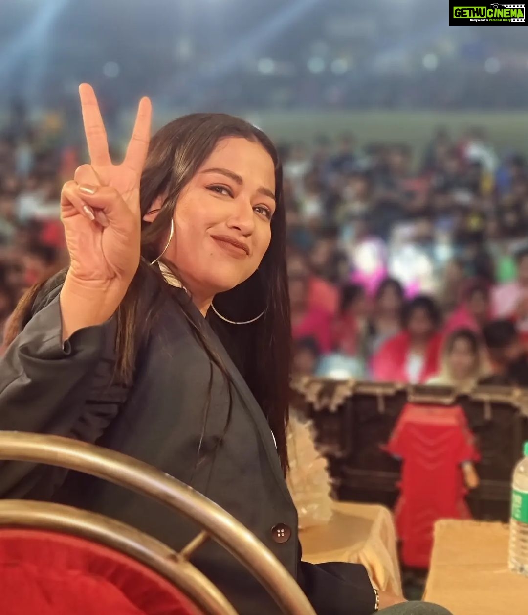 Sohini Sarkar Instagram - গতকাল রাজারহাট ফুটবল টুর্নামেন্টের কিছু মুহুর্ত..ধন্যবাদ এভাবে ভালোবাসা দেওয়ার জন্য ।