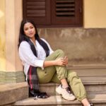 Sohini Sarkar Instagram – Winter Sun & the city 🤍🌿
.
.
📸 @that_cam_boy_official 
💇‍♀️ @pujahalder629017 
🔗 @socialyard_digital 
.
#winterdays #shootday #mood #white #sundaying #sunkissed #vintage #kolkata Kolkata