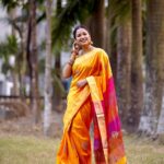 Sohini Sarkar Instagram - 💛🌸 . . 🥻 @stories_of_taanti 📸 @that_cam_boy_official . . #sareelove #sunday #mood #deckedup #notunpremergaan Kolkata