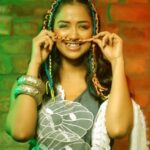 Sohini Sarkar Instagram - Sassy side up on Sundays! 🧩👠☀️ • • • Photo: @iamsudiptachanda MUA: @dassourav3 Hair: @yoursubhams_makeup Wardrobe: @denimdarzi Styling: @bombaebyaisha Location: @trishanartandstudio Team: @abhireporting @sayoniroy9 #shoot #weekendvibes #sundaymood #reelitfeelit #exclusive