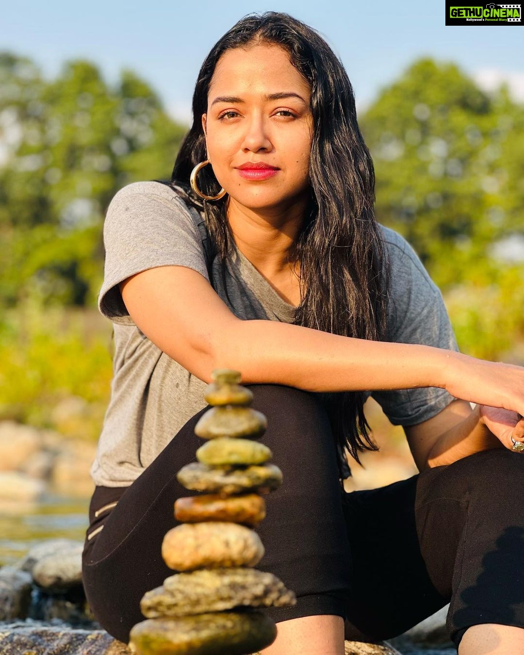 Sohini Sarkar Instagram - Where did I put my keys? #sun #sunset #naturelovers #naturephotography #river #water #green