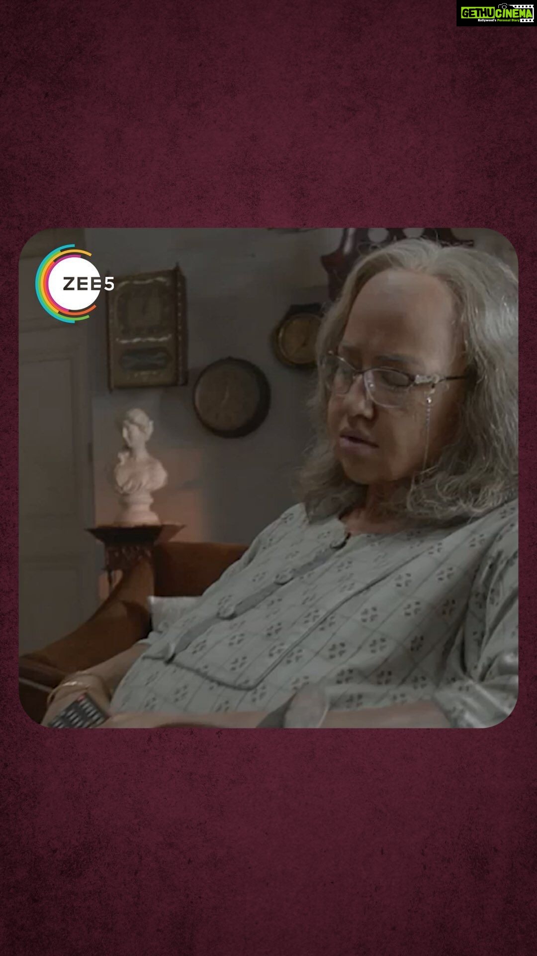 Sohini Sarkar Instagram - বার্ধক্য না কোন ষড়যন্ত্র? সত্যি কী হয়েছিল সেদিন জানতে দেখুন #IndraadipDasgupta -এর পরিচালনায়, #SohiniSarkar ও #AbirChatterjee অভিনীত #Aguntuk যেকোনও সময় ZEE5 অ্যাপে। সাবস্ক্রাইব করুন আজই। @itsmeabirchatterjee @sohinisarkar01