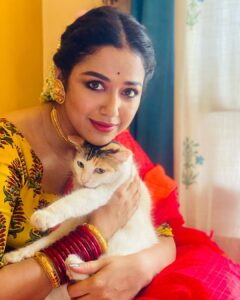 Sohini Sarkar Instagram - আমার লক্ষ্মী মেয়ে #catlover #pet #pujovibes #home