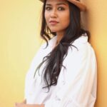 Sohini Sarkar Instagram - 🌸🌻🌸🌻 . 📸 @that_cam_boy_official 🔗 @socialyard_digital . . #mood #gaze #sohini #love #ootd #shoot #reel #feel Kolkata