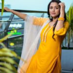 Sohini Sarkar Instagram - In between shoot🌻 . . 📸 @sahil_paswan_2646_ . . #yellow #betweenshoot #pose #fun #click #mood #sohini