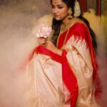 Sohini Sarkar Instagram – শুভ সপ্তমীর শুভেচ্ছা ❤️🤍

#pujo2022 #igdurgapujo #festivevibes #festiveshoot #pujorsaaj