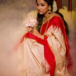 Sohini Sarkar Instagram - শুভ সপ্তমীর শুভেচ্ছা ❤️🤍 #pujo2022 #igdurgapujo #festivevibes #festiveshoot #pujorsaaj
