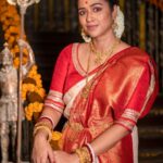 Sohini Sarkar Instagram - শুভ পঞ্চমী। ❤️💛 • • • 📸: @sahil_paswan_2646 👗: @rabhisek @bohurupi_santiniketan MUA & hair: @sanusinghroy @supriyamondal1711 #pujo2022 #festiveshoot #ethnicday #pujospecial