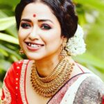 Sohini Sarkar Instagram – 📷 @iamsudiptachanda 👗 @raj_bnerjee  #pujovibes #pujo2022 #saree #ethnicwear #kolkata #pujology #autumn