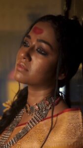 Sohini Sarkar Instagram - দেবীপক্ষ Photo - @iamsudiptachanda Makeup - @dasssourav3 Hair - @yourshubams_makeup Saree - @ataleoftextilebyavijit Jewellery @earthaments Styling @bombaebyaisha Location- @trishanartandstudio Team @abhireporting @sayoniroy9