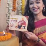 Sohini Sarkar Instagram - মঙ্গলদীপ রেডি-টু-ইউজ ধুনো কাপ্স, যা সেই একই খাঁটি ধুনিচির মতোই । গত দু'সপ্তাহ ধরে আমি এটা ব্যাবহার করছি আর এখন তো এটা আমার রোজকার পুজোর অংশ হয়ে গেছে। 😊 আপনি এগুলো Big Basket-এ পেতে পারেন । কমেন্টসে আপনার এই ধুনোর অভিজ্ঞতা আমার সঙ্গে শেয়ার করুন । #PujawithMangaldeep #MangaldeepDhuno #Dhuno #Dhunachi #DurgaPuja #Durgapuja2022 #puja #durgapujakolkata