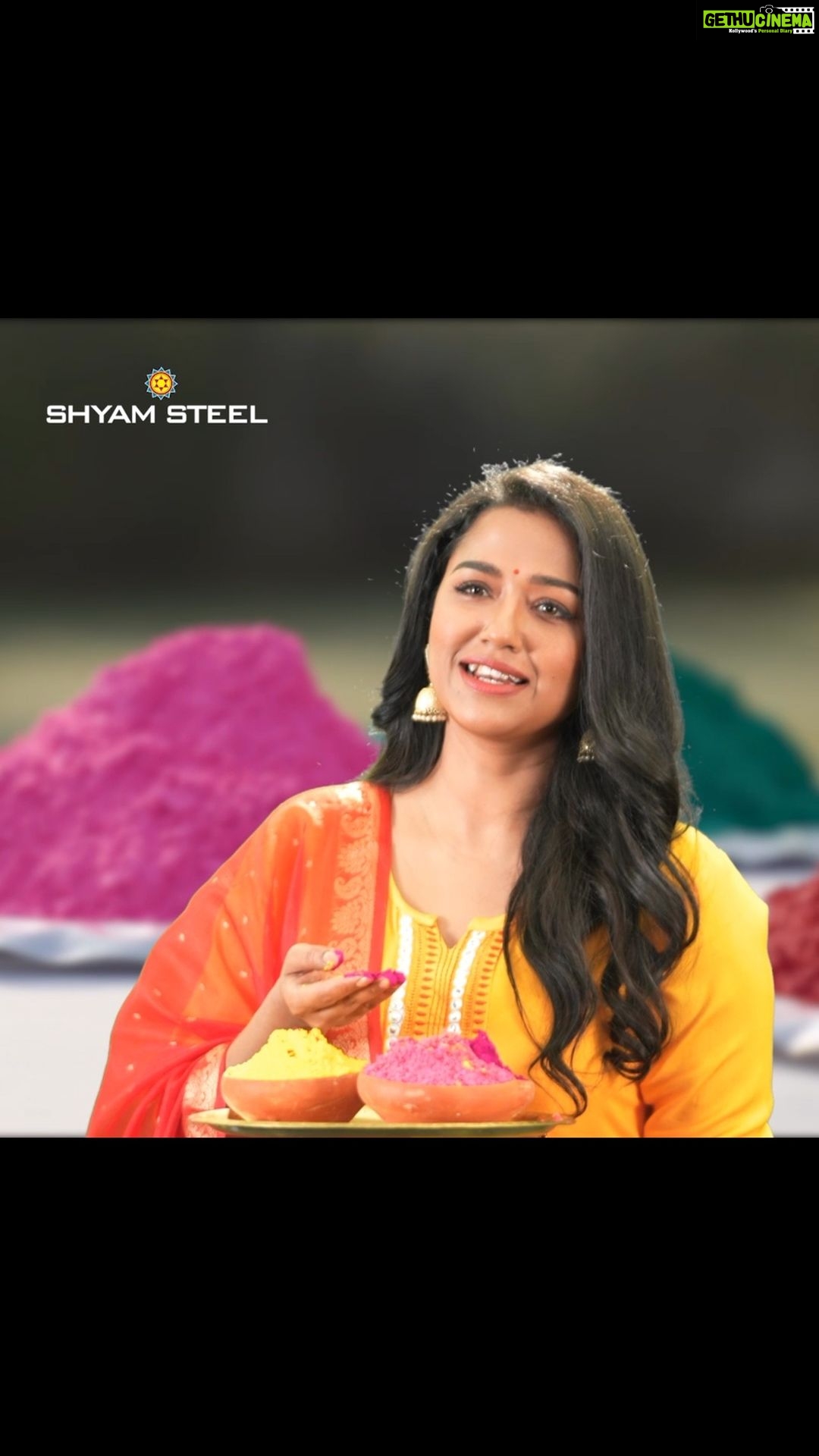 Sohini Sarkar Instagram - এই দোলপূর্ণিমায় আপনার জীবন রঙিন হয়ে উঠুক আনন্দের রঙে, ভালোবাসার রঙে। এই বসন্ত উৎসবে মেতে উঠুন পরিবারের সবার সাথে । #HappyDolPurnima #DolPurnima #HappyHoli #ShyamSteel #flexiSTRONG #TMTBars #Hamesha_Ke_Liye_Strong
