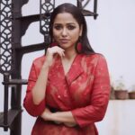 Sohini Sarkar Instagram - আজ পুরোনো খাতায় লিখে রাখলাম নতুন প্রেমের গান ♥️ . . . #valentineday #love #red #prem #notunprem #happyvalentinesday Kolkata