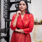 Sohini Sarkar Instagram - ♥️♥️♥️ . 📸 @sahil_paswan_2646_ . #red #love #pose #shoot #jamdami #dress #fusion #mood #gaze Kolkata